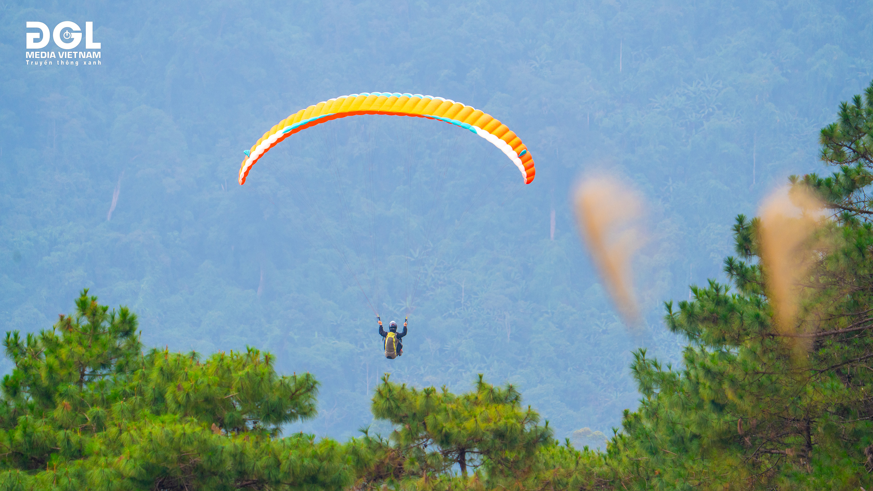  Paragliding in Ha Giang